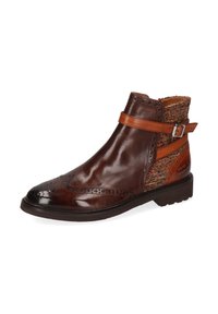 Botín de cuero en marrón, con detalles de brogue, una sección de mezcla de lana texturizada y una correa ajustable con hebilla plateada.