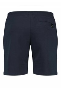 Donkerblauwe shorts van katoen, met een achterzak met een label. Het ontwerp is eenvoudig zonder opvallende patronen of accenten.