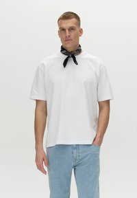 NIGEL BOXY HOUR - Lihtne T-särk - white