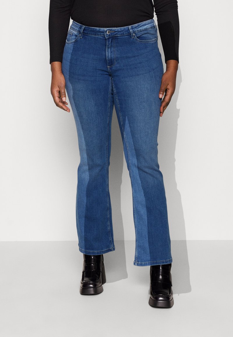 Vero Moda Curve VMSCARLET FLARED CURVE Jeans bootcut medium blue