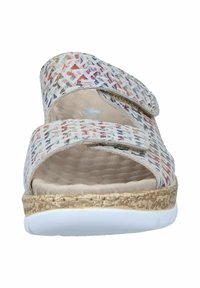 Sandale à deux bandes avec une tige en tissu tressé multicolore, semelle intérieure beige texturée, semelle intermédiaire en liège et semelle extérieure en caoutchouc blanc pour une meilleure adhérence.