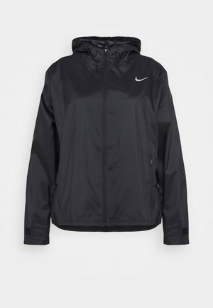 Schwarze Nike-Sportjacke mit Kapuze, durchgehendem Reißverschluss vorne, seitlichen Reißverschlusstaschen und verstellbaren Bündchen.