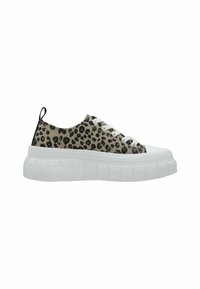 Sneaker in tela con stampa leopardata, sole largo bianco, punta rotonda e lacci bianchi. Linguetta nera sul tallone.