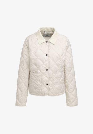 Roomkleurig doorgestikt jack met grote kraag, drukknoopsluiting aan de voorkant, en twee opgestikte zakken aan de voorkant, met een ruitstikpatroon.