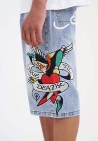 Ed Hardy TRUE TILL DEATH - Farkkushortsit - bleach
