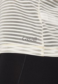 Casall Tekninen t-paita - off-white