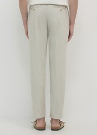 Calliope SPINAT - Chino - var sabbia