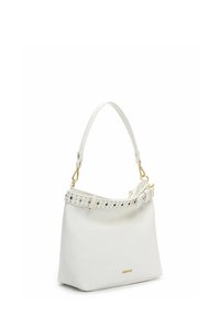 Balta ādas rokas soma ar strukturētu formu, dekoratīvu izšūtu jostas siksnu un zelta toniem metāla detaļām.