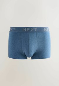 Boxeri din bumbac albastru, cu un design ajustat și o talie elastică, având inscripția "NEXT" în gri deschis. Textură netedă și fără modele.