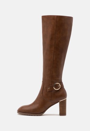 Stivali con i tacchi - cognac