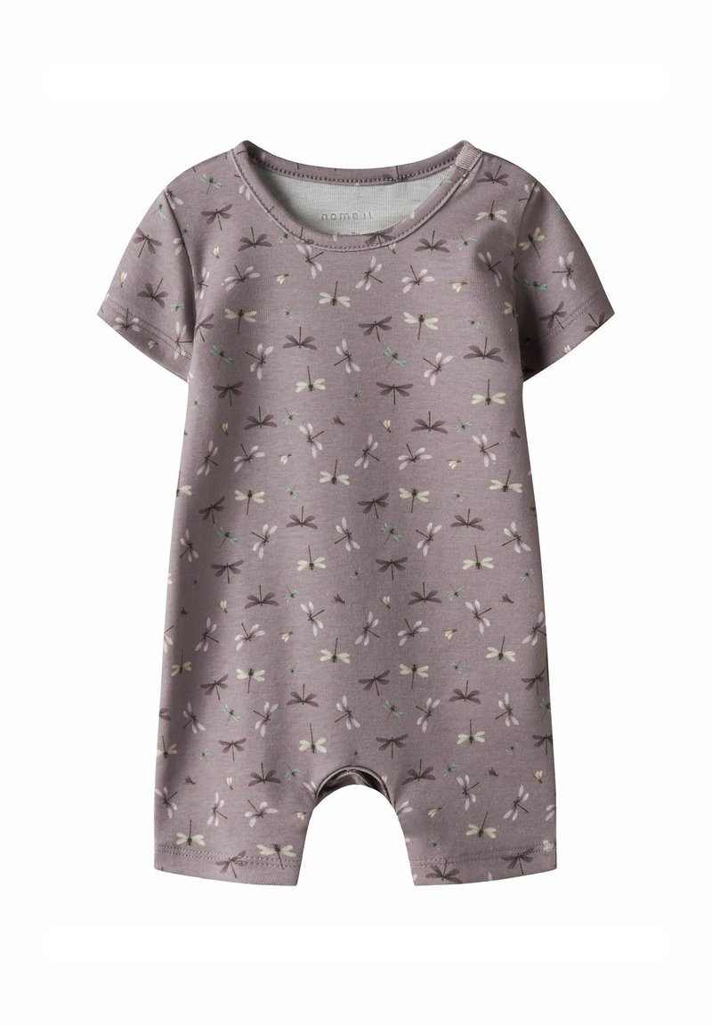 Combinaison bébé à manches courtes en doux tissu violet, présentant un motif de libellules dans des couleurs pâles. Elle a un col rond et des jambes courtes.