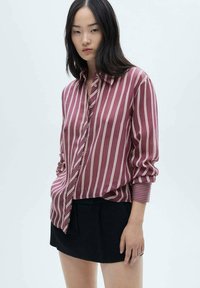 Mango Bluza s gumbima - red