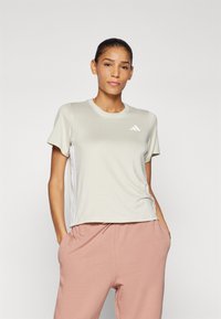 adidas Performance TRAIN ESSENTIALS 3STRIPES WORKOUT - Sportovní tričko - alumina/white