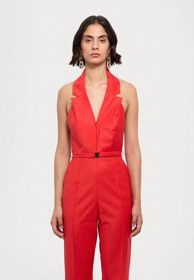 Materiel BUCKLE BELT JUMPSUIT - Macacão - red