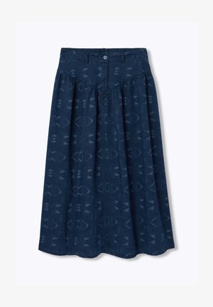 Jupe midi bleu foncé avec des motifs géométriques subtils, fermeture à boutons et fermeture éclair à l'avant, et une silhouette légèrement évasée.
