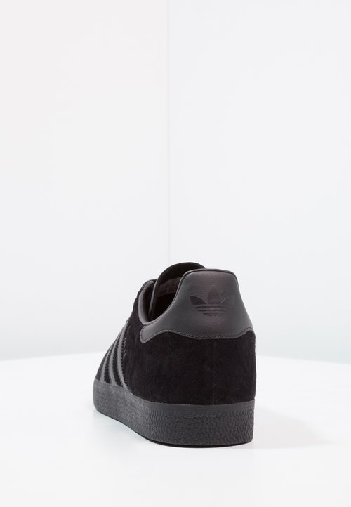 adidas gazelle silver green womens Trainers main image 1