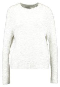 Pullover bianco realizzato in morbido tessuto testurizzato con maniche lunghe e scollatura rotonda. Presenta polsini e orlo a costine.