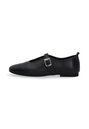 Schwarze Leder-Ballettschuhe mit flacher Sohle, spitzem Zeh und einer dekorativen Schnalle am Riemen. Glatte Textur, minimalistisches Design.