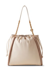 Borsa in pelle beige con apertura a cordoncino, tracolla in catena dorata e accenti in tan testurizzato sui lati. Design morbido e cadente.