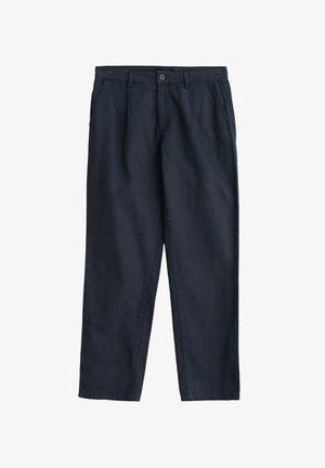 Temno modri hlače iz mešanice bombaža. Imajo ravno nogo, dva sprednja žepa in gumbasto zapiranje v pasu.
