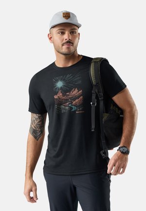Smartwool, MEN'S WANDER VALLEY ACTIVE SHORT SLEEVE - Camiseta estampada - black