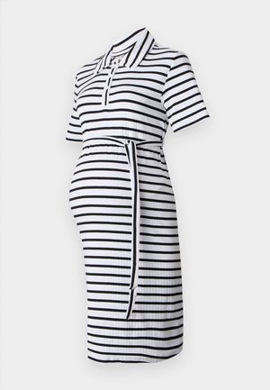 Rochie de maternitate cu guler, mâneci scurte, dungi orizontale alb-negru, talie strânsă cu un cordon legat și textură canelată.