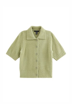 Cardigan à manches courtes en tissu duveteux de couleur vert clair. Il présente un col à revers, des boutons à l'avant et un ourlet côtelé. Texture douce et coupe décontractée.
