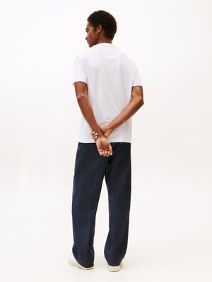Tommy Hilfiger COLOUR FLAG TEE - Printtipaita - white