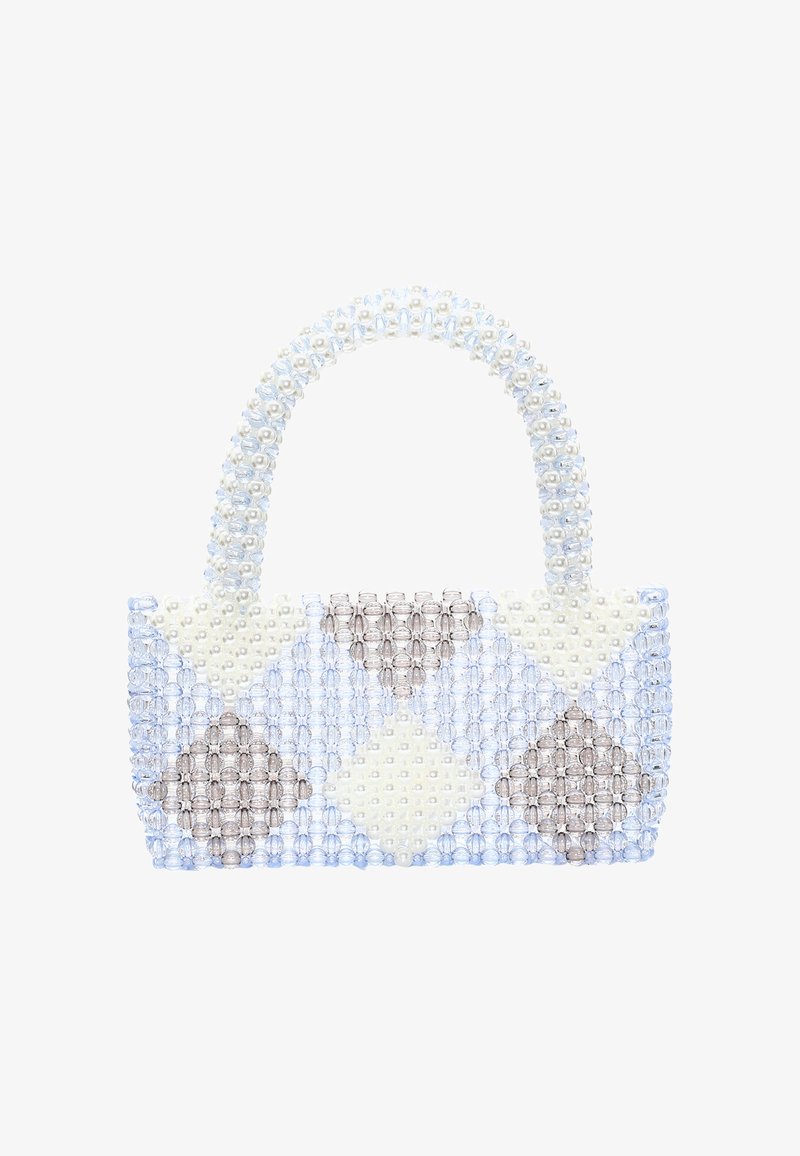 Torebka wyszywana koralikami z geometycznym wzorem w perłowej bieli, jasnym niebieskim i brązowym. Krótkie koralikowe uchwyty oraz teksturowane powierzchnie.