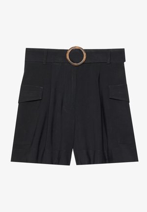 Pantaloni corti neri a vita alta, dotati di una cintura con una fibbia circolare in legno, con una parte anteriore plissée e due tasche laterali.