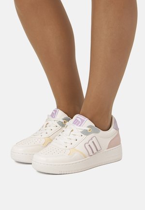 Baskets basses - morado