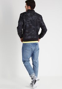 Urban Classics Bomber stiliaus striukė - dark grey