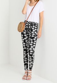 Expresso Kalhoty - black