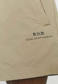 R.D.D. ROYAL DENIM DIVISION JOGGING - Šortky - greige