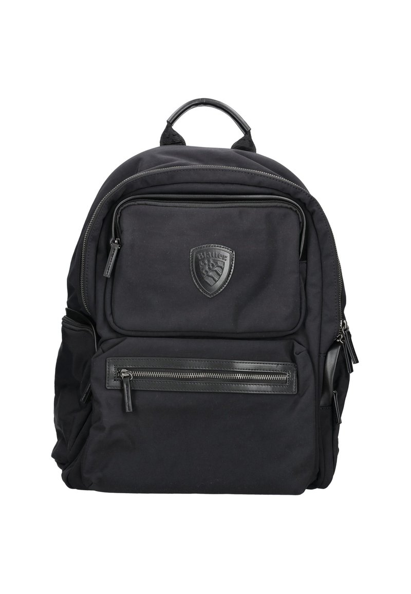 Zaino nero realizzato in tessuto resistente, dotato di molteplici scomparti con cerniere, una toppa con logo sul davanti e una maniglia superiore per un facile trasporto.