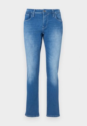 Blauwe denim jeans met een rechte pijp, uitgerust met vijf zakken, een ritssluiting en contrasterende stiksels. De stof heeft een gemiddelde wassing met vervaging.