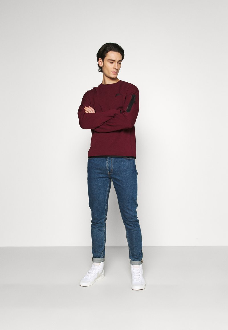 Nike Sportswear Tech Fleece Crew Sweatshirt Dark Beetroot Black Rouge Fonce Zalando Fr