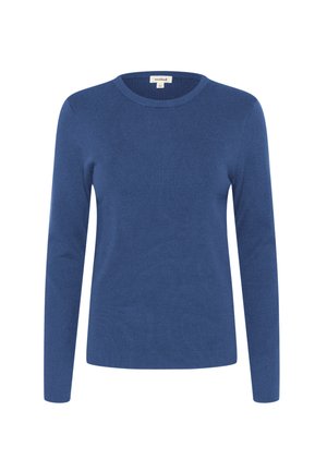 Blå langærmet crewneck sweater lavet af blødt strikstof. Har en afslappet pasform med ribbet struktur ved halsudskæringen og ærmerne.