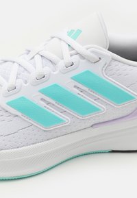 adidas Performance ULTRARUN 5 WOMEN - Hardloopschoenen voor op de weg - footwear white/flash aqua/core black