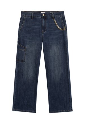 Pantaloni cargo in denim blu scuro con gambe larghe, tasca laterale, tasche frontali, passanti per cintura, chiusura con bottone e accessorio in catena metallica.