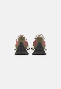 New Balance MS327 UNISEX - Joggesko - burgundy