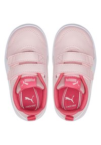 Puma COURTFLEX V2 - Zapatillas de entrenamiento - almond blossom/white