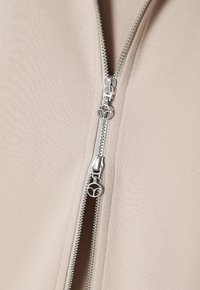 TATUUM ANUBI - Cipzáras pulóver - beige