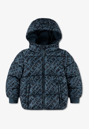 Veste matelassée bleu marine avec capuche, imprimé logo Levi's noir intégral, fermeture éclair à l'avant et deux grandes poches à rabat.