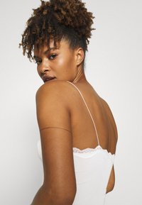 MAGIC Bodyfashion COZY ORGANICS CAMI - Top - snow white