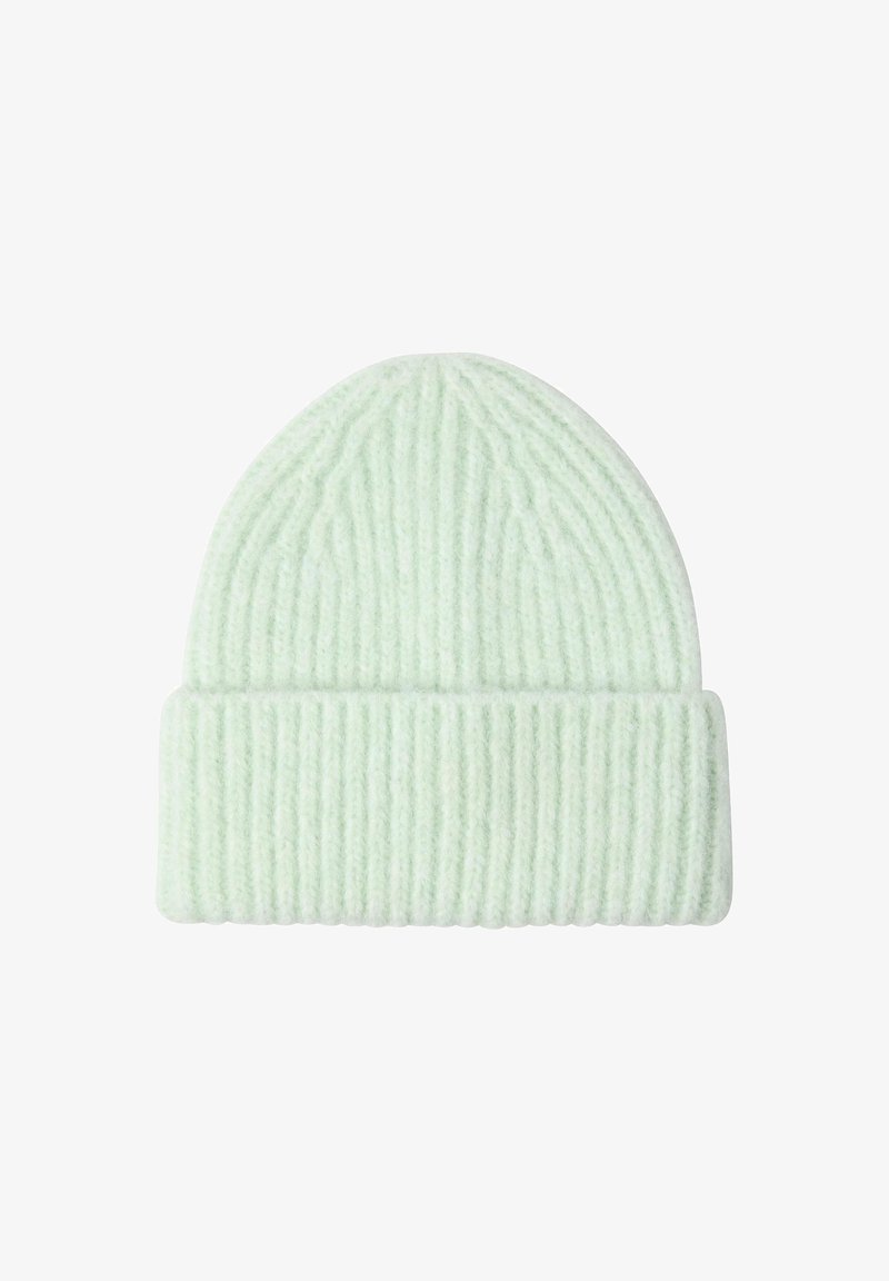Svetle zelená pletená čepice s žebrovanou texturou, která má ohrnutý lem pro nastavitelnou velikost a měkký, útulný vzhled.