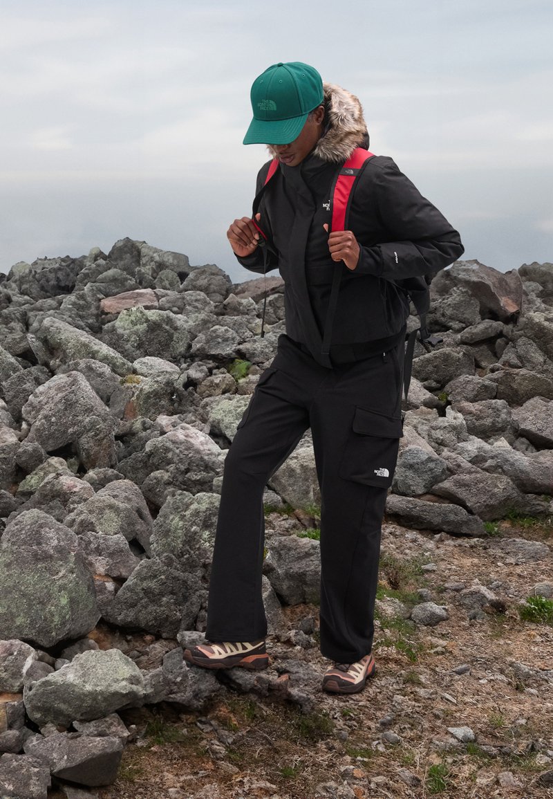 The North Face W ARCTIC BOMBER - Bunda z prachového peří - black