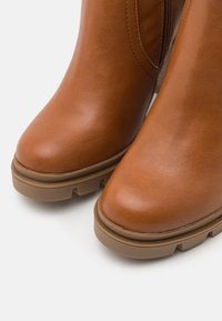 Anna Field Boots med høye hæler - cognac