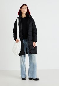 GAP LOGO LONG PUFFER COAT - Vinterkåpe / -frakk - black