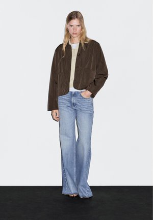 Massimo Dutti CROPPED WITH COVERED BUTTONS - Mezisezónní bunda  - dark brown